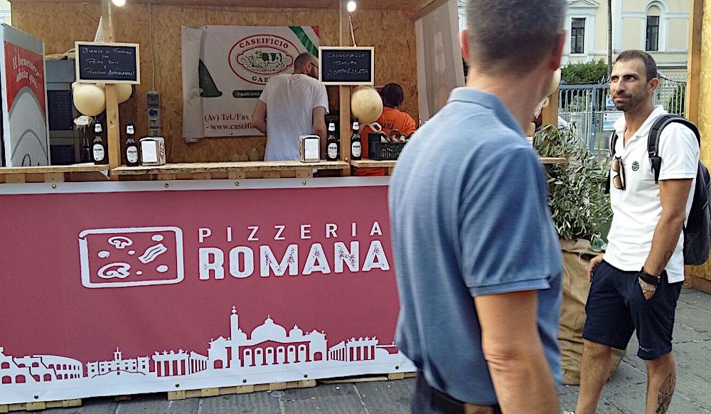 stand-pizzeria-romana-avellino-corso-vittorio-emanuele